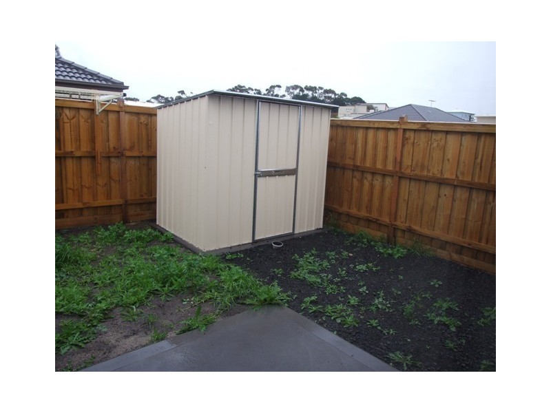 16 Rosella Grove, Cowes VIC 3922