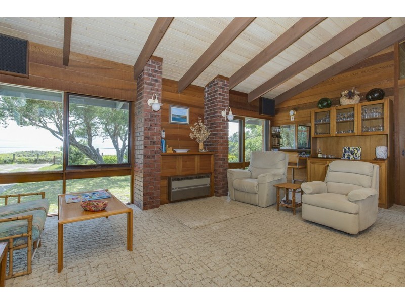 27 Stradbroke Avenue, Cowes VIC 3922