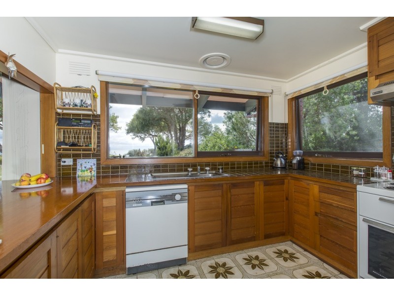 27 Stradbroke Avenue, Cowes VIC 3922