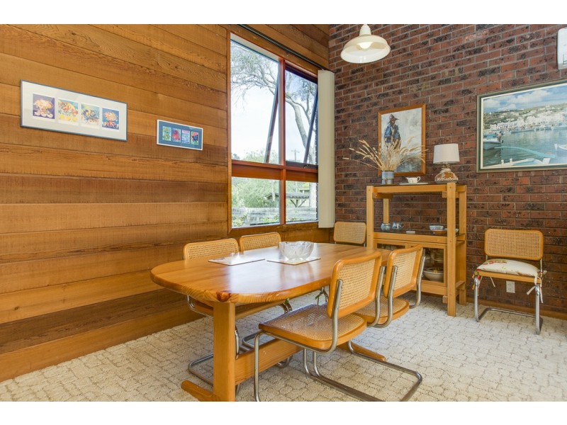 27 Stradbroke Avenue, Cowes VIC 3922