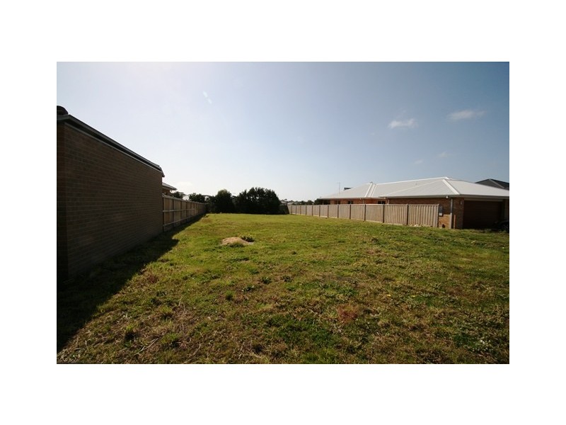 14 Boobook Grove, Cowes VIC 3922