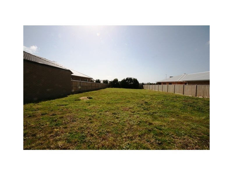 14 Boobook Grove, Cowes VIC 3922