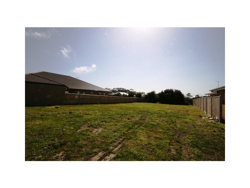 14 Boobook Grove, Cowes VIC 3922