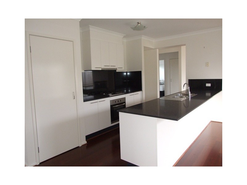 4 Rosella Grove, Cowes VIC 3922