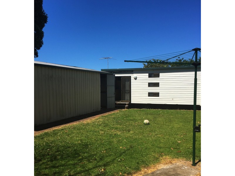 17 Grandview Grove, Cowes VIC 3922