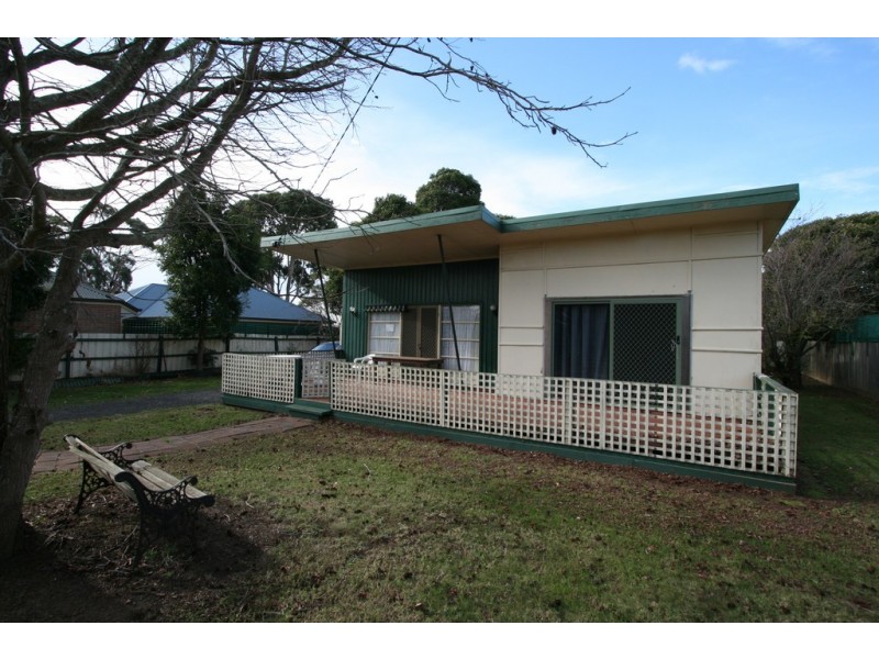 17 Grandview Grove, Cowes VIC 3922