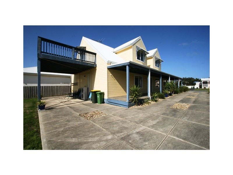 23 Katherine Circuit, Cowes VIC 3922
