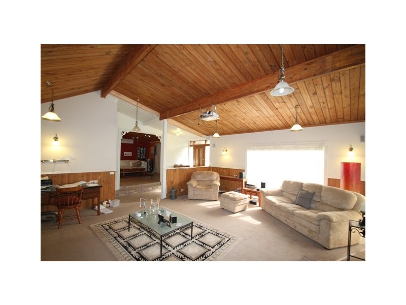 206 Thompson Avenue, Cowes VIC 3922