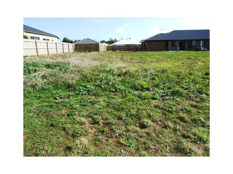 11 Seagrass Avenue, Cowes VIC 3922