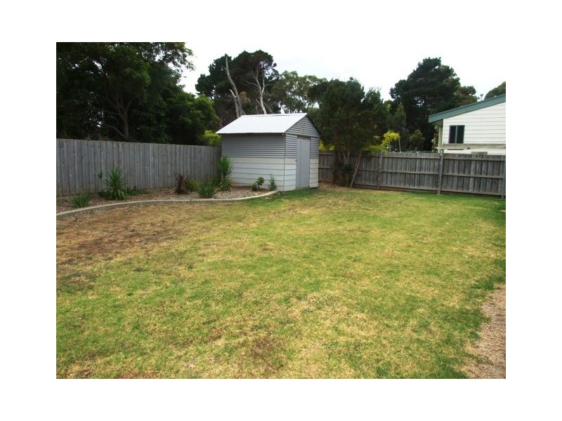 23 Robert Drive, Cowes VIC 3922