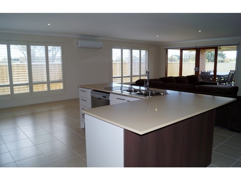 27 Elvington Avenue, Cowes VIC 3922