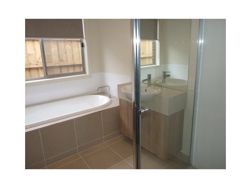 27 Elvington Avenue, Cowes VIC 3922