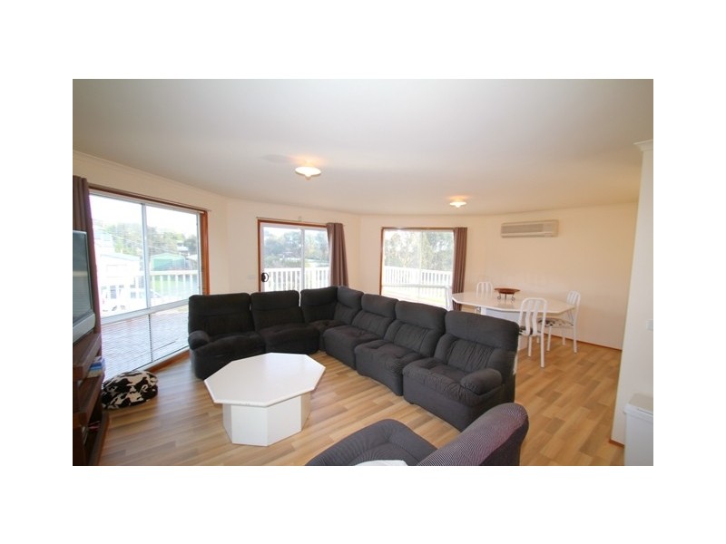 18 California Drive, Smiths Beach VIC 3922
