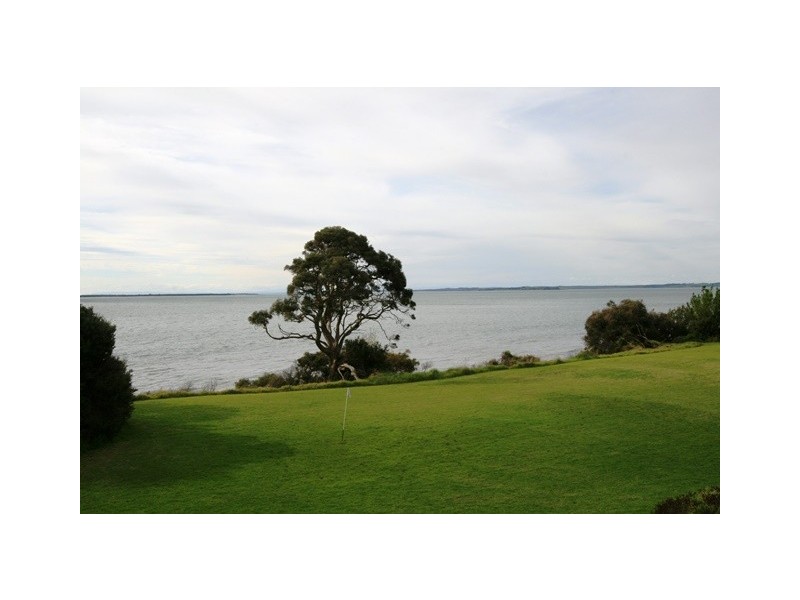 1 Langard Road, Cowes VIC 3922