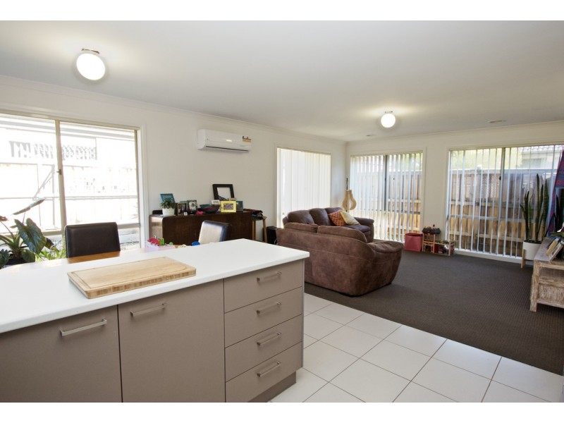 17 Kingfisher Way, Cowes VIC 3922