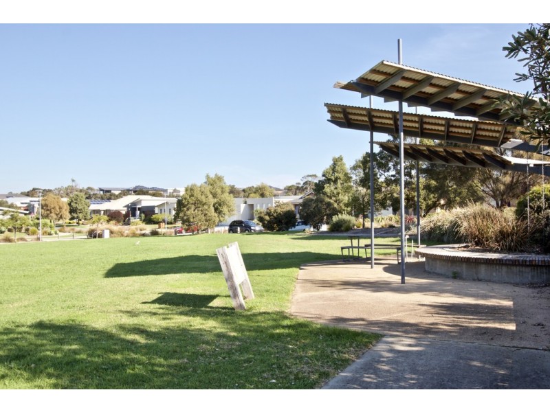 17 Kingfisher Way, Cowes VIC 3922