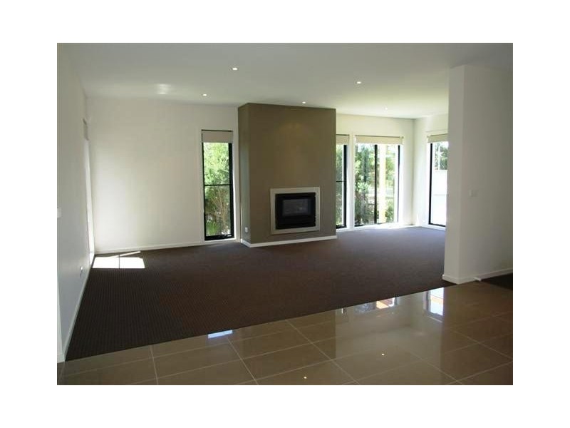 11 Pobblebonk Place, Cowes VIC 3922