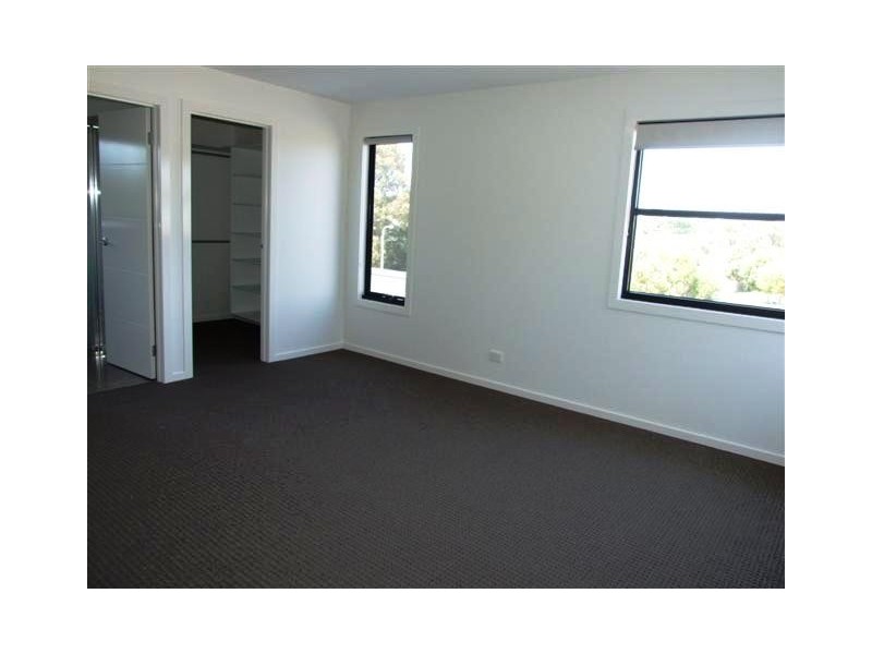 11 Pobblebonk Place, Cowes VIC 3922