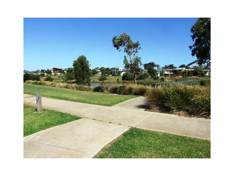 11 Pobblebonk Place, Cowes VIC 3922