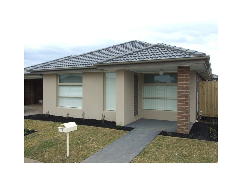 17 Kingfisher Way, Cowes VIC 3922