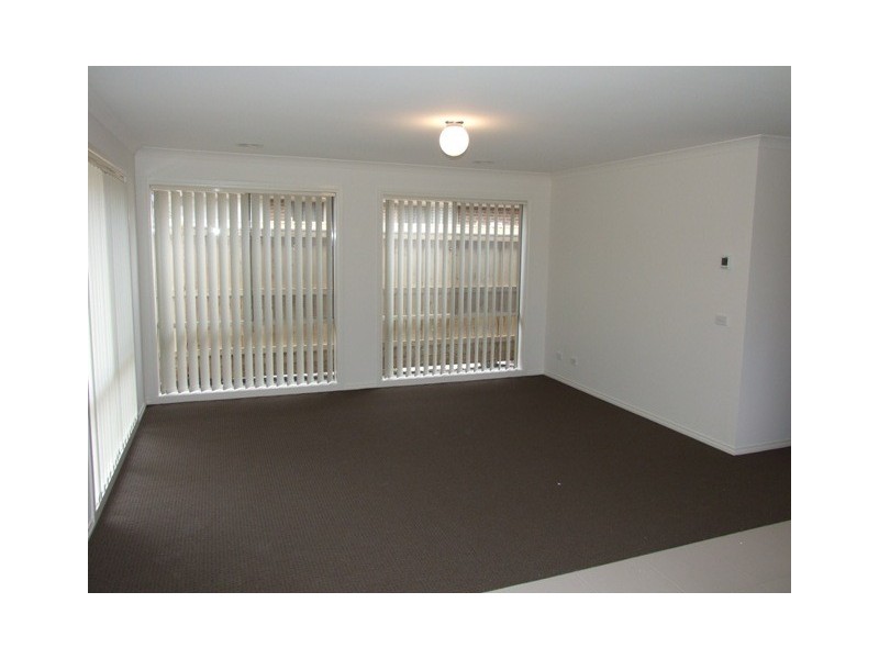 17 Kingfisher Way, Cowes VIC 3922