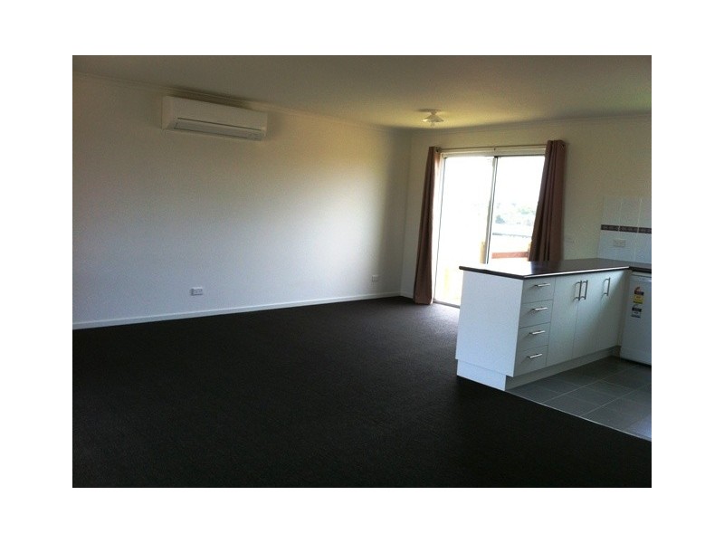 40 Castle Combe Cct, Cowes VIC 3922