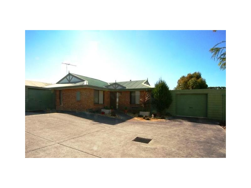 2/42 Walton Street, Cowes VIC 3922