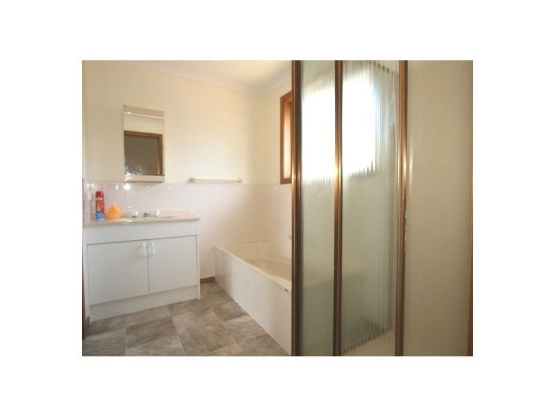 2/42 Walton Street, Cowes VIC 3922