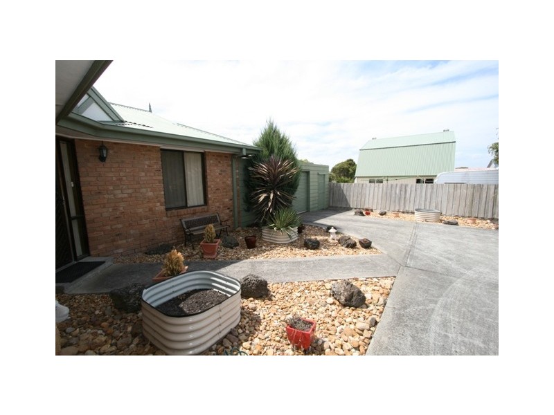 2/42 Walton Street, Cowes VIC 3922