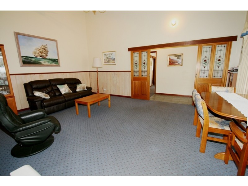 18 Hotham Close, Cowes VIC 3922