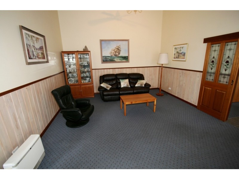 18 Hotham Close, Cowes VIC 3922