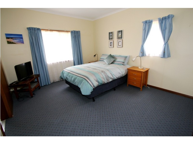 18 Hotham Close, Cowes VIC 3922