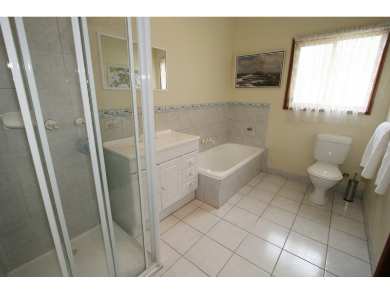 18 Hotham Close, Cowes VIC 3922