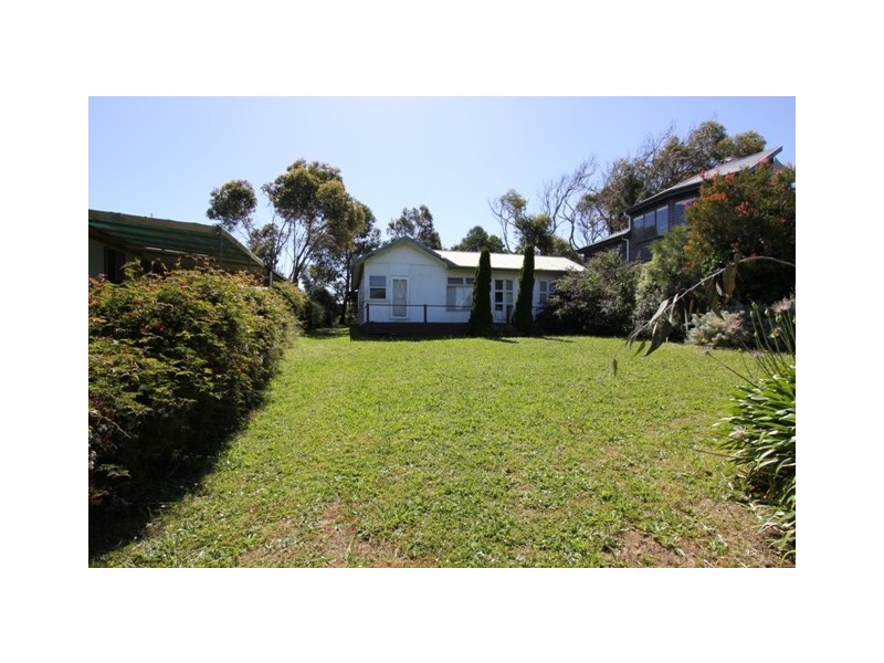 16 Hollywood Crescent, Smiths Beach VIC 3922