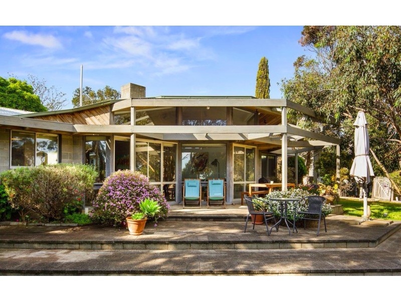 6 Penguin Avenue, Cowes VIC 3922