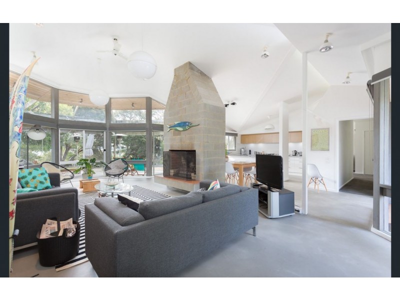 6 Penguin Avenue, Cowes VIC 3922