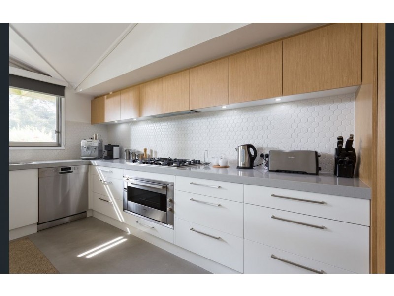 6 Penguin Avenue, Cowes VIC 3922