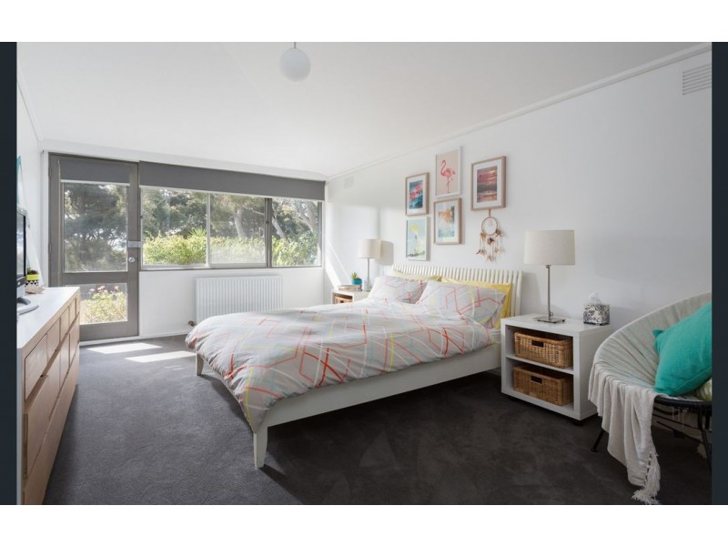 6 Penguin Avenue, Cowes VIC 3922