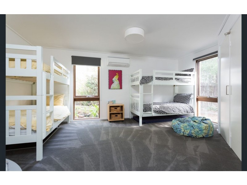 6 Penguin Avenue, Cowes VIC 3922