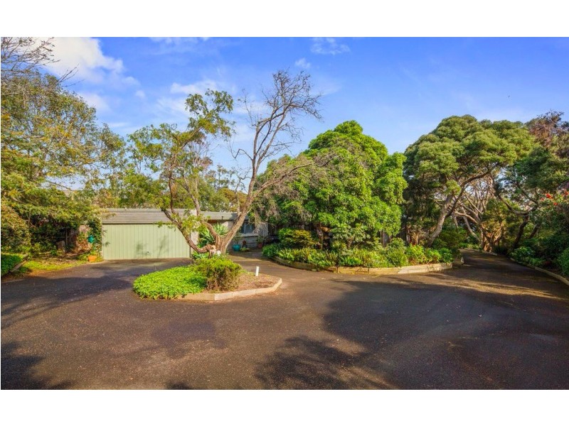 6 Penguin Avenue, Cowes VIC 3922