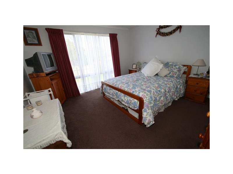 94 Scenic Drive, Cowes VIC 3922