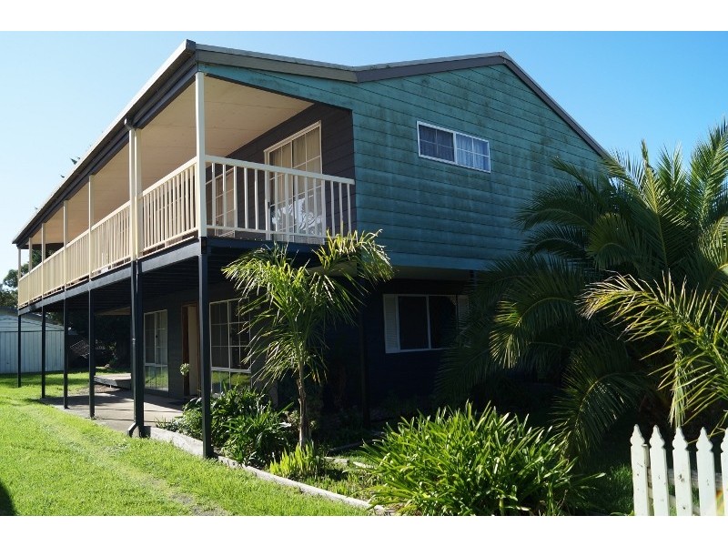 104 Scenic Drive, Cowes VIC 3922