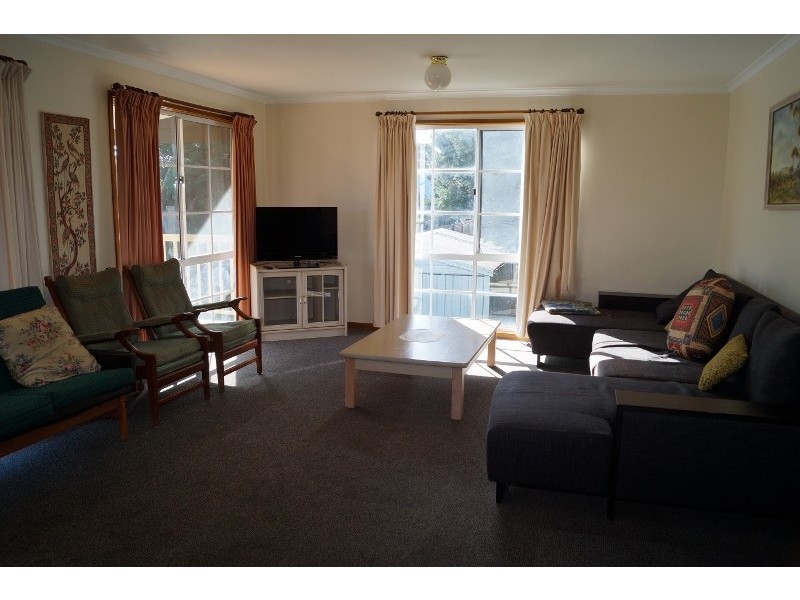 104 Scenic Drive, Cowes VIC 3922