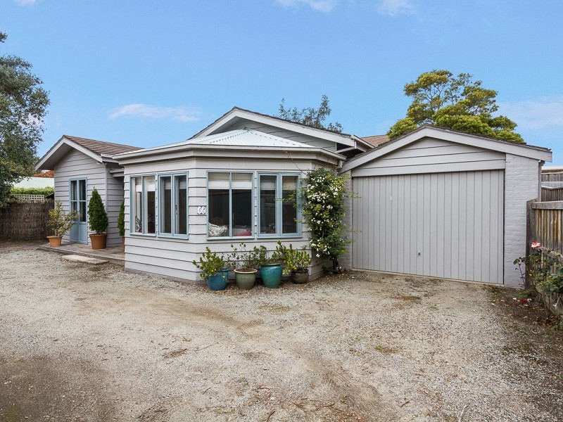2/42 Stradbroke Avenue, Cowes VIC 3922