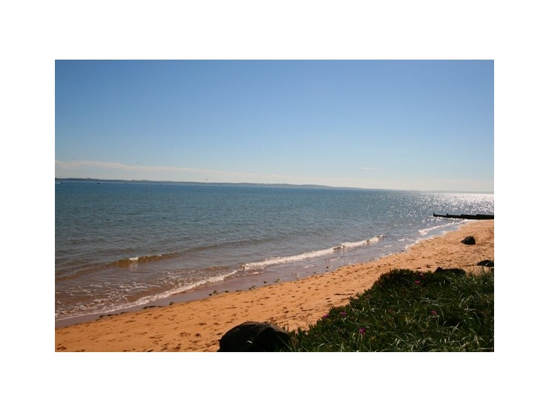 2/42 Stradbroke Avenue, Cowes VIC 3922