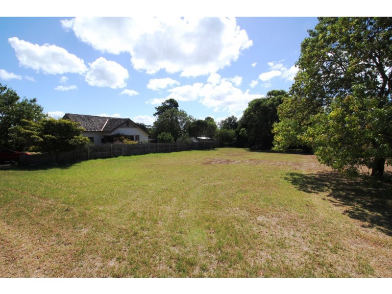 6 Lawrence Avenue, Cowes VIC 3922