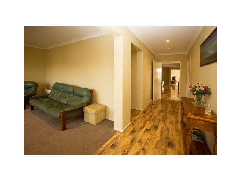 38 Seagrove Way, Cowes VIC 3922