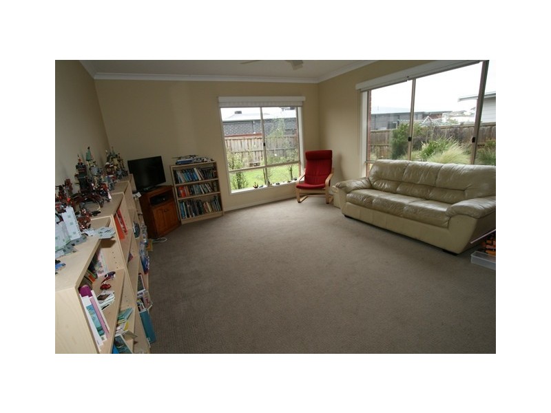 38 Seagrove Way, Cowes VIC 3922