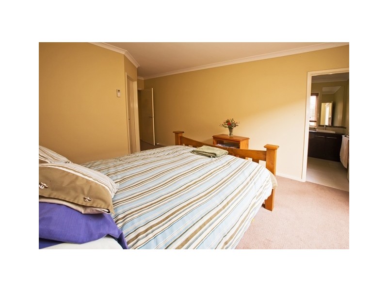 38 Seagrove Way, Cowes VIC 3922