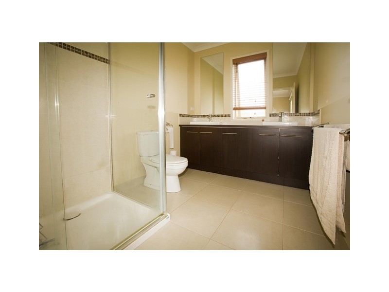 38 Seagrove Way, Cowes VIC 3922